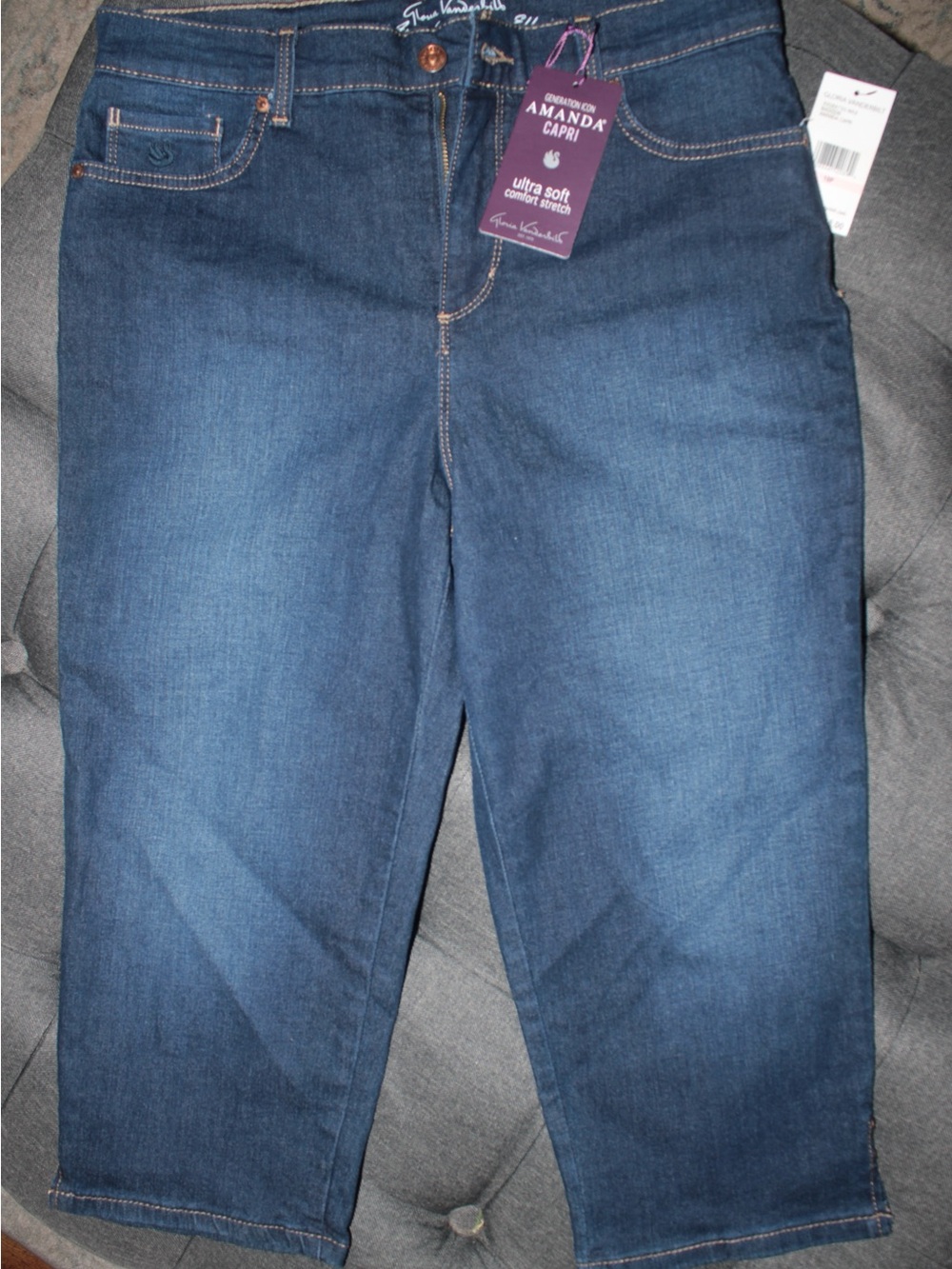Gloria Vanderbilt Dark Blue Amanda Capri Crop Jeans